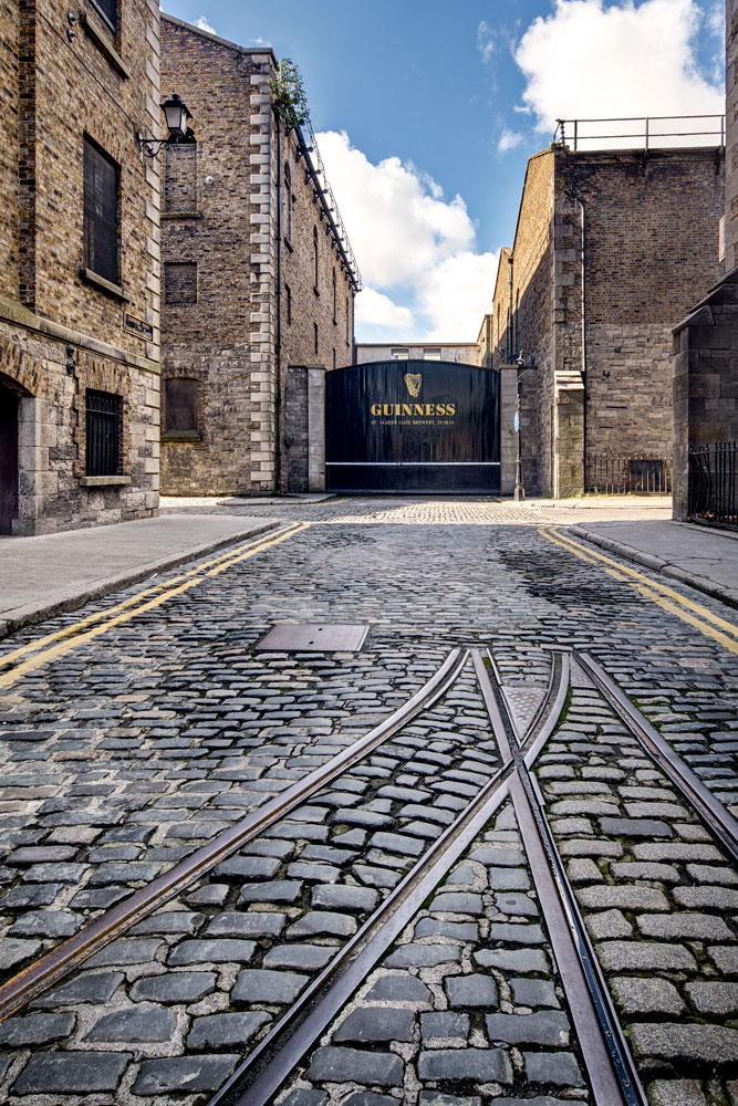 Guinness-Gates-Crane-Street-Wide-copyright-Enda-Cavanagh-for-Diageo
